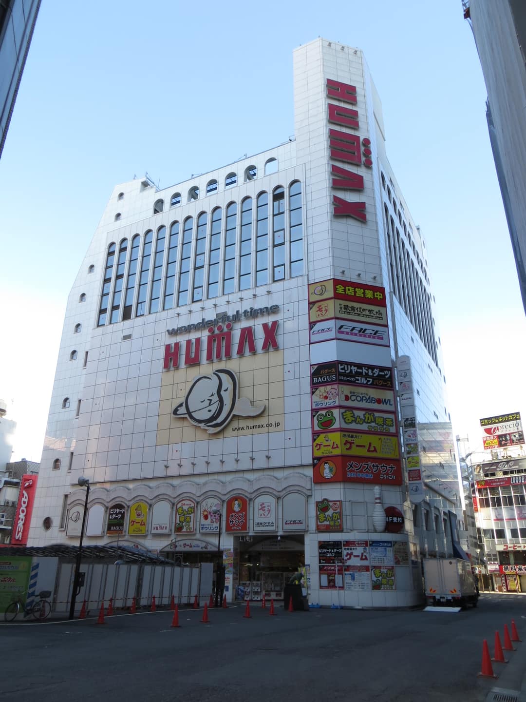 The Humax Pavilion in Kabukicho, Tokyo; Shinjuku FACE occupies its 7th floor
